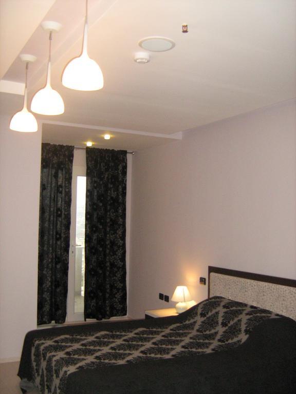 Hotel Albion Драч Екстериор снимка