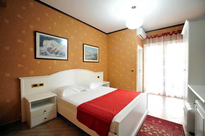 Hotel Albion Драч Екстериор снимка